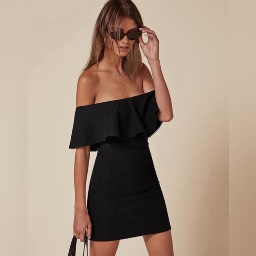 Reformation Off The Shoulder Banana Dress - Black